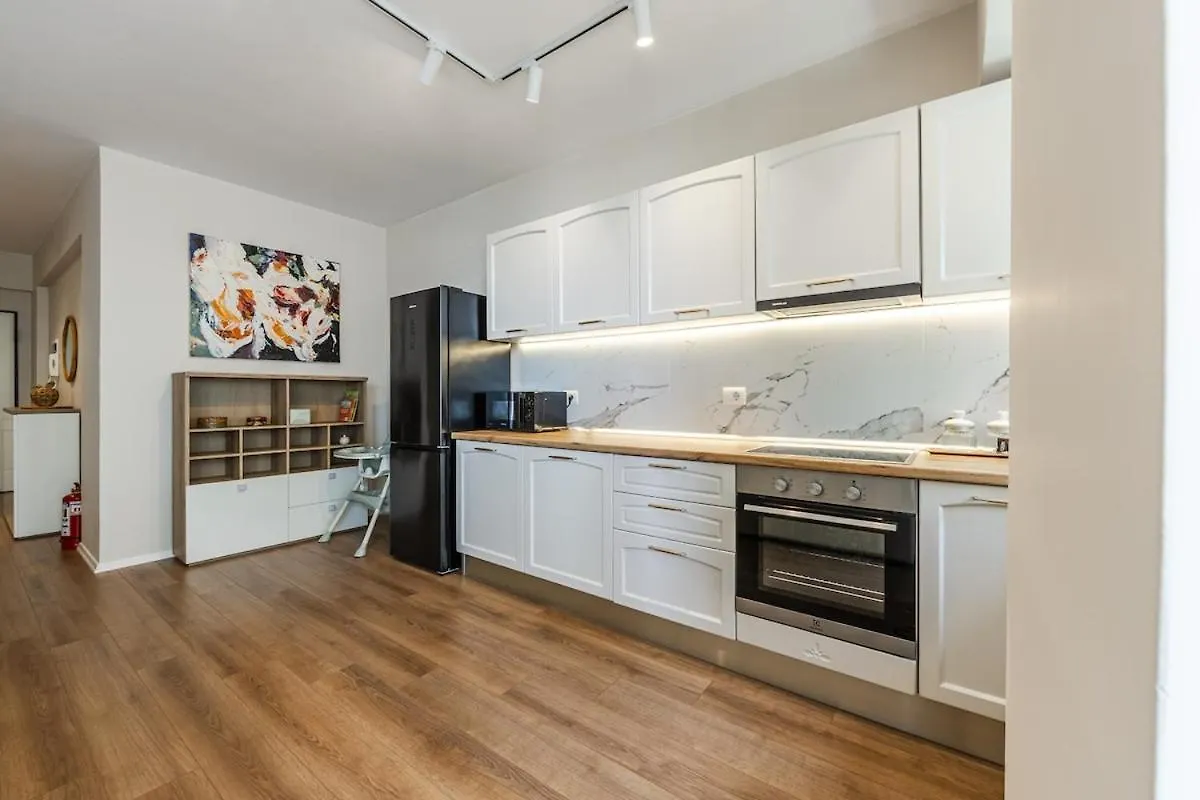 Stylish Apartment In Lungomare With Sea View Wlora Albania