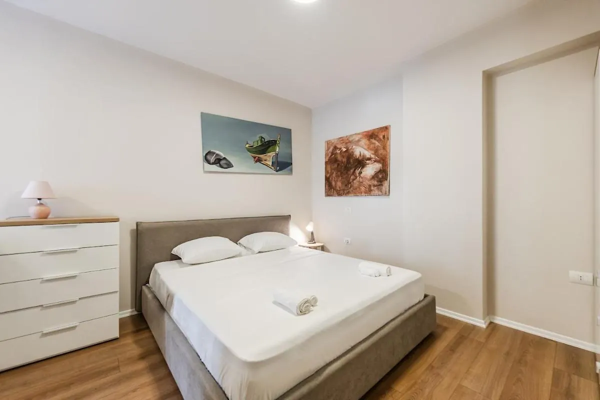 Stylish Apartment In Lungomare With Sea View Wlora 0*,
