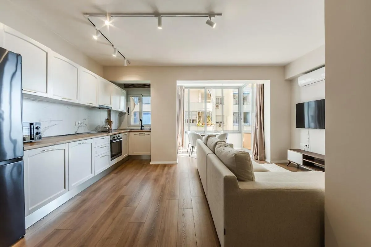 Stylish Apartment In Lungomare With Sea View Wlora