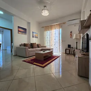  Appartamento Modern , Quiet , Family Friendly & Fully Furnished